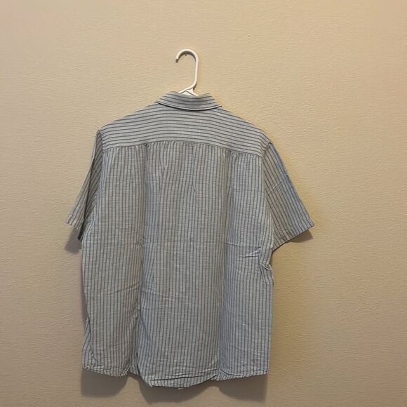 Claiborne - Men’Shirt size: Medium - Picture 2 of 3